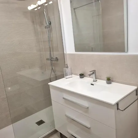 Center מארבלה