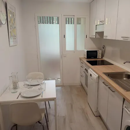 דירה Center *